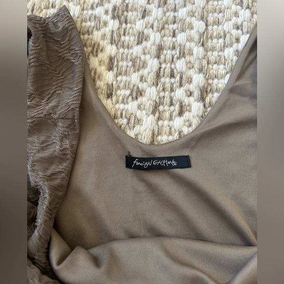 Dress - Picture 4 of 4